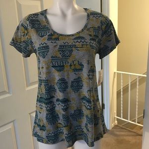 Aztec style LulaRoe top